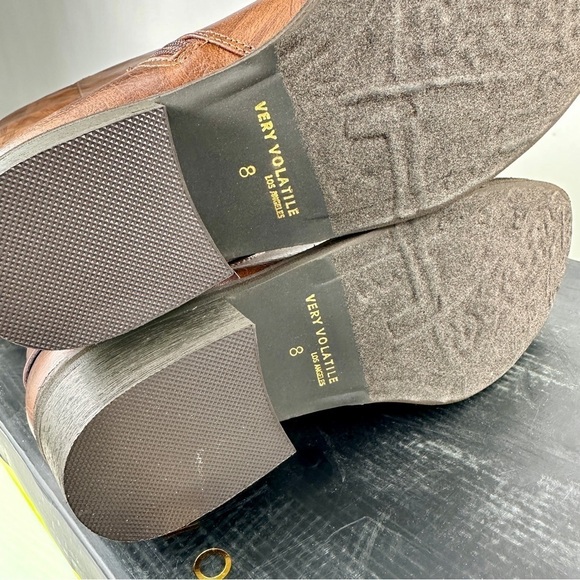 Very Volatile Tall Meridee Boots in Caramel Brown Size 8 - Picture 9 of 11